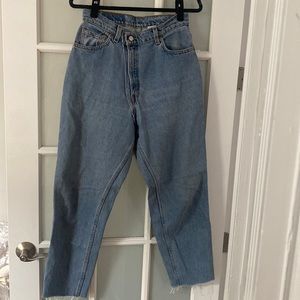 *SALE ALL CLOTHING $10* Levi’s custom jeans, size 6
